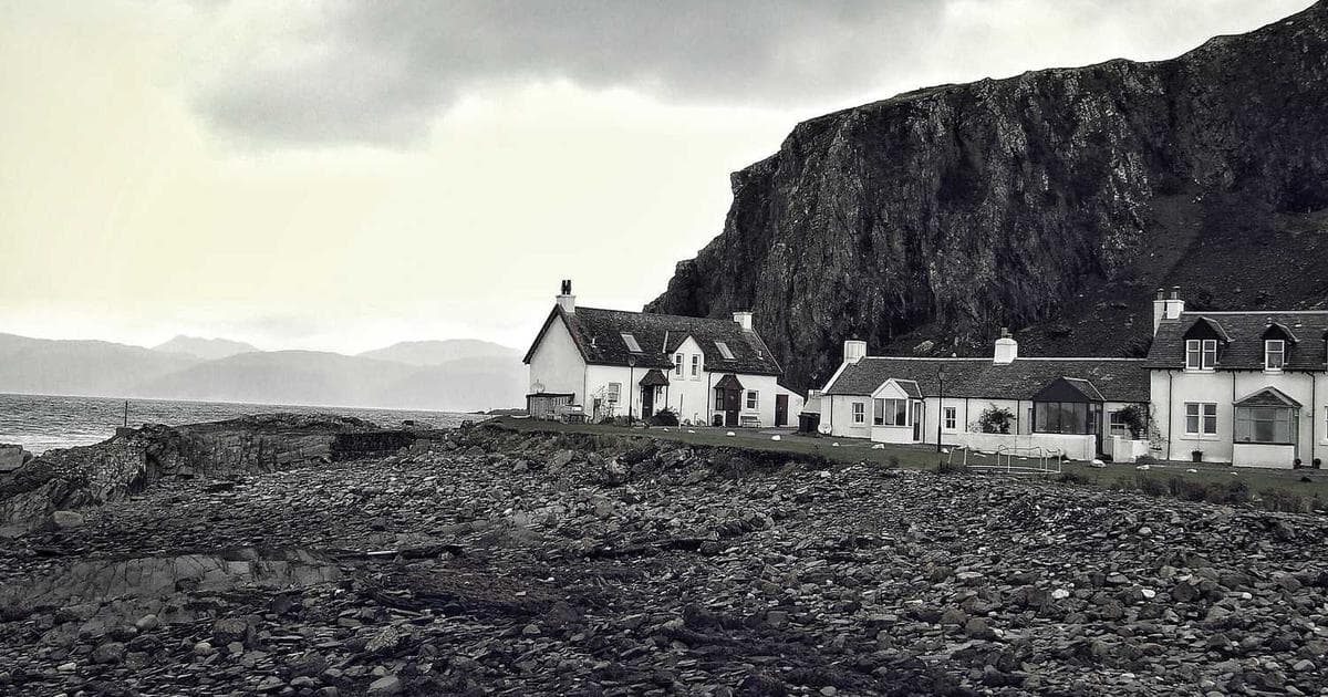 Chromium supplement capsules with chromium-rich foods